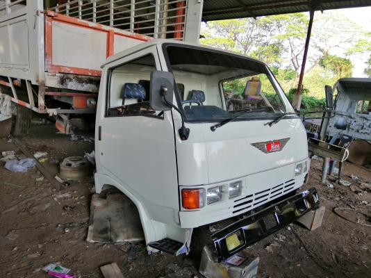 หัว HINO ซุปเปอร์เสี่ย สีใหม่บางๆสวยๆ อุปกรณ์ครบ กันขน ขาหน้า ขาหลัง กรอง ยกใส่รถได้เลย