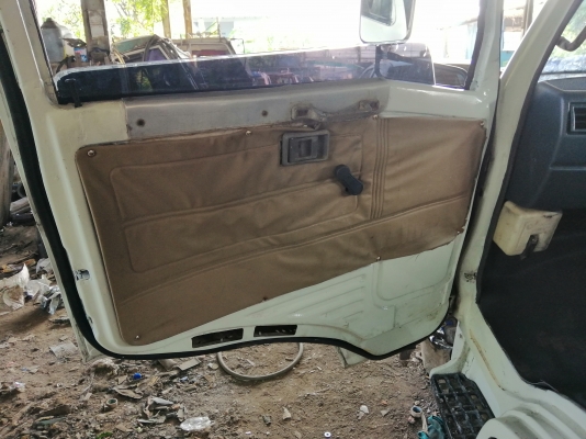 หัว HINO ซุปเปอร์เสี่ย สีใหม่บางๆสวยๆ อุปกรณ์ครบ กันขน ขาหน้า ขาหลัง กรอง ยกใส่รถได้เลย