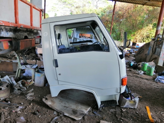 หัว HINO ซุปเปอร์เสี่ย สีใหม่บางๆสวยๆ อุปกรณ์ครบ กันขน ขาหน้า ขาหลัง กรอง ยกใส่รถได้เลย