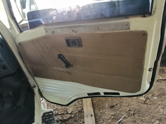 หัว HINO ซุปเปอร์เสี่ย สีใหม่บางๆสวยๆ อุปกรณ์ครบ กันขน ขาหน้า ขาหลัง กรอง ยกใส่รถได้เลย