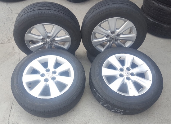 ขายล้อ TOYOTA Altis 15 ยางปี15  (ขายตามสภาพ)