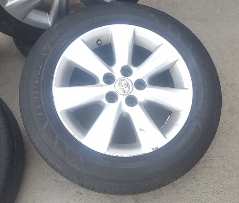 ขายล้อ TOYOTA Altis 15 ยางปี15  (ขายตามสภาพ)