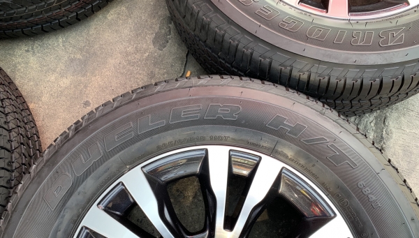 ล้อแม็กป้ายแดง Chevrolet Trailblazer ขอบ18 พร้อมยางป้ายแดง 265-60-18 Bridgestone ปลายปี 18 แม็กสวย ยางใหม่ๆ เส้นสีจัดจ้าน