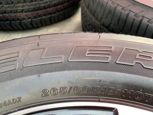 ล้อแม็กป้ายแดง Chevrolet Trailblazer ขอบ18 พร้อมยางป้ายแดง 265-60-18 Bridgestone ปลายปี 18 แม็กสวย ยางใหม่ๆ เส้นสีจัดจ้าน