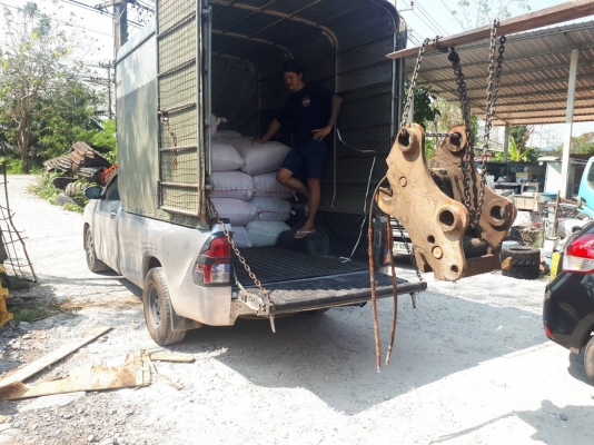 แจ้งลูกค้า นครศรีธรรมราชครับ ทางร้านได้จัดส่ง เอ ล๊อค สำหรับรถขุด PC 200 ขึ้นขนส่งให้แล้วนะครับ