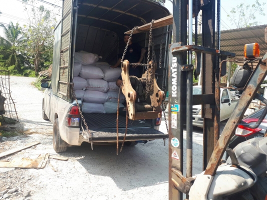 แจ้งลูกค้า นครศรีธรรมราชครับ ทางร้านได้จัดส่ง เอ ล๊อค สำหรับรถขุด PC 200 ขึ้นขนส่งให้แล้วนะครับ แจ้งลูกค้า นครศรีธรรมราชครับ ทางร้านได้จัดส่ง เอ ล๊อค สำหรับรถขุด PC 200 ขึ้นขนส่งให้แล้วนะครับ