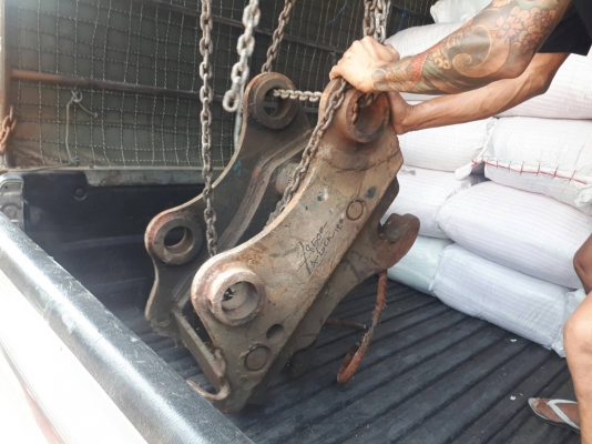 แจ้งลูกค้า นครศรีธรรมราชครับ ทางร้านได้จัดส่ง เอ ล๊อค สำหรับรถขุด PC 200 ขึ้นขนส่งให้แล้วนะครับ แจ้งลูกค้า นครศรีธรรมราชครับ ทางร้านได้จัดส่ง เอ ล๊อค สำหรับรถขุด PC 200 ขึ้นขนส่งให้แล้วนะครับ