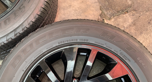 ล้อแม็กป้ายแดง Nissan Navara Caliber NP300 Black Edition ขอบ 18 พร้อมยาง 255-60-18 Bridgestone ปี 17