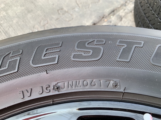 ล้อแม็กป้ายแดง Nissan Navara Caliber NP300 Black Edition ขอบ 18 พร้อมยาง 255-60-18 Bridgestone ปี 17