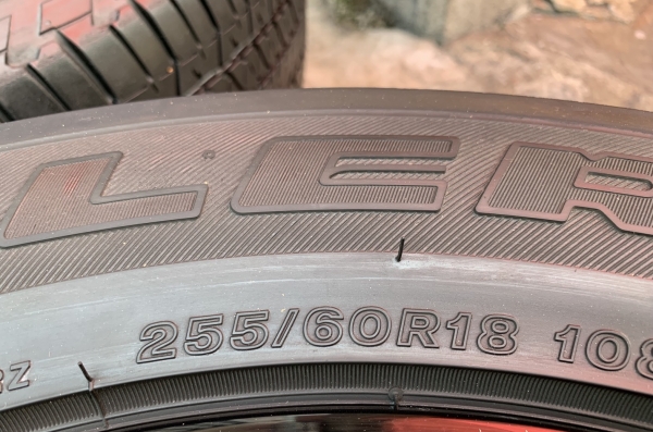 ล้อแม็กป้ายแดง Nissan Navara Caliber NP300 Black Edition ขอบ 18 พร้อมยาง 255-60-18 Bridgestone ปี 17