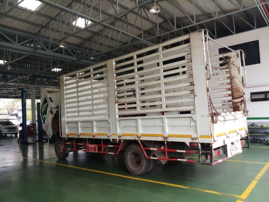 Isuzu NQR175แรง ปี56 เล่มพร้อมโอน Isuzu NQR175แรง ปี56 เล่มพร้อมโอน