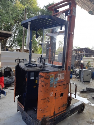 โฟล์คลิฟท์ไฟฟ้ายืนขับ Toyota 1.5 ตัน ยกสูง 4.5 เมตร พร้อมใช้ ราคา 75,000 บาท