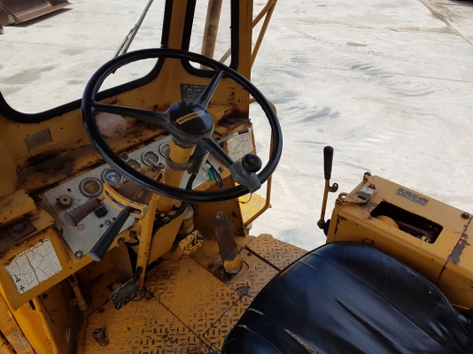 ขายรถตักล้อยาง ยี่ห้อ CATERPILLAR 910 บุ๋งกี๋1.2 คิว เครื่อง CAT3204 4สูบ