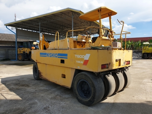 ขายรถบดล้อยาง ยี่ห้อ SAKAI T600C นำเข้าจากประเทศญี่ปุ่นแท้ 100\% สภาพสวย ไม่เคยใช้งานในไทย