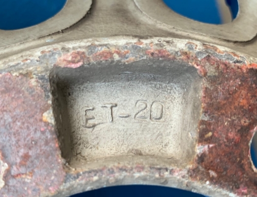 ล้อแม็ก 6รู139 ขอบ 15 สีฟ้าขอบเงา พร้อมยางใหม่ป้ายแดง 215-70-15 Dunlop ปลายปี 18