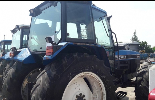 ขาย NEW HOLLAND 8340 2เพลา 125 แรง เก่านอก 690000 บาท โทร. 084-5424150 ขาย NEW HOLLAND 8340 2เพลา 125 แรง เก่านอก 690000 บาท โทร. 084-5424150