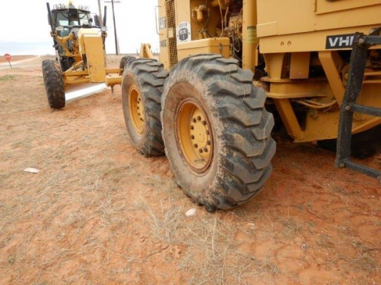 ขายรถเกรด 140G#72V17000 with Ripper From USA 092-929-9942 ธีรเทพครับ