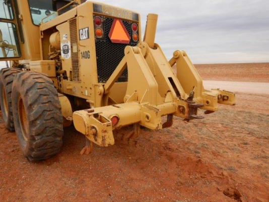 ขายรถเกรด 140G#72V17000 with Ripper From USA 092-929-9942 ธีรเทพครับ