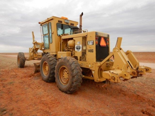 ขายรถเกรด 140G#72V17000 with Ripper From USA 092-929-9942 ธีรเทพครับ