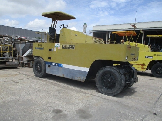 ขายรถบดล้อยาง 9 ล้อ ยี่ห้อ KAWASAKI รุ่น K20-II  มือสองนำเข้าจากญี่ปุ่น สภาพสวย พร้อมใช้งาน ราคาต่อรองได้ค่ะ