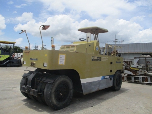 ขายรถบดล้อยาง 9 ล้อ ยี่ห้อ KAWASAKI รุ่น K20-II มือสองนำเข้าจากญี่ปุ่น สภาพสวย พร้อมใช้งาน ราคาต่อรองได้ค่ะ ขายรถบดล้อยาง 9 ล้อ ยี่ห้อ KAWASAKI รุ่น K20-II มือสองนำเข้าจากญี่ปุ่น สภาพสวย พร้อมใช้งาน ราคาต่อรองได้ค่ะ