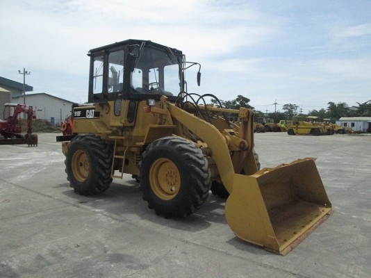 รถตัก 1.3 คิว CATERPILLAR รุ่น 910F ปี 1995 ชั่วโมงการทำงาน 2940 มือสองนำเข้าจากประเทศไทยญี่ปุ่น สภาพสวย พร้อมใช้งาน