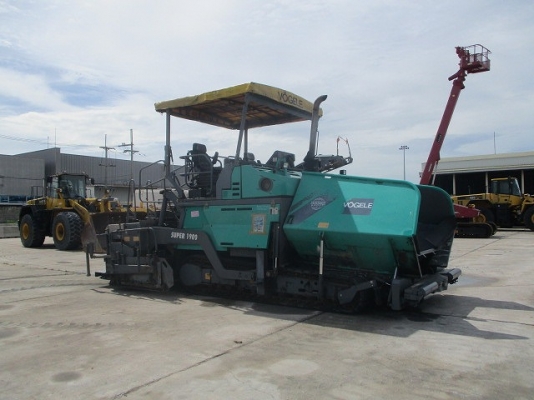 ขายรถปูยางล้อแทรค ปูกว้าง 6 เมตร ไม่ต้องใช้อุปกรณ์ต่อเพิ่ม ยี่ห้อ Vogele รุ่น Super1900 ปี 2006 ชั่วโมง 9415 มือสองนำเข้าจากยุโรป สภาพสวยพร้อมใช้งานค่ะ