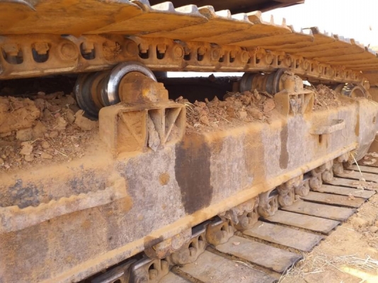 KOMATSU PC 200-6 KOMATSU PC 200-6