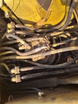 KOMATSU PC 200-6 KOMATSU PC 200-6