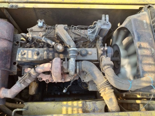 KOMATSU PC 200-6 KOMATSU PC 200-6