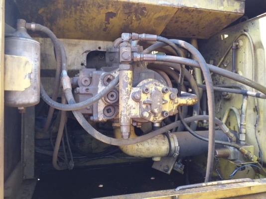 KOMATSU PC 200-6 KOMATSU PC 200-6