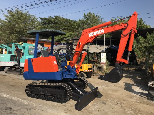 Kubota kh21 สภาพดีเก่าญี่ปุ่น มีใบอินวอยไม่เคยใช้ในไทย