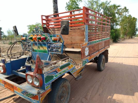 ขายรถอีแต๋น4ล้อสภาพดีคัชซีสวยคอกหัวเก๋งไม่มีผุพร้อมใช้งานไม่มีเครื่องพร้อมเล่มทะเบียนช่วงล่างดีระบบไฟครบพร้อมไดรสตารมือใครหาอยู่ด้วยเลยครับสนใจโทร064-1019335/080-7346335ครับ