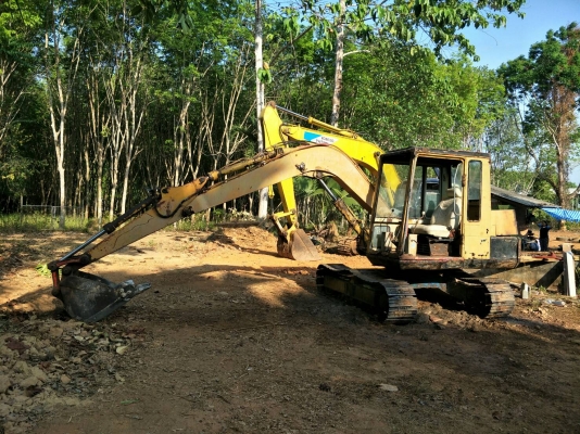 ขายรถแบคโฮ KOMATSU PC60-5 ราคา 300000 ขายรถแบคโฮ KOMATSU PC60-5 ราคา 300000