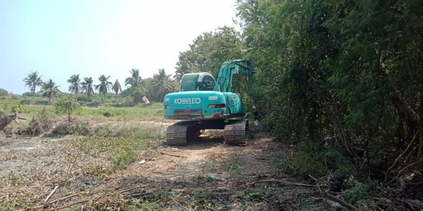 ขายจ้า. KOBELCO SK120-2 มาร์คไฟว์  ธรรมดา เก่าใน  สภาพสวย แทรคใหญ่ ไฟฟ้าครบ พร้อมใช้ โทร 089-3818694จ๊อย