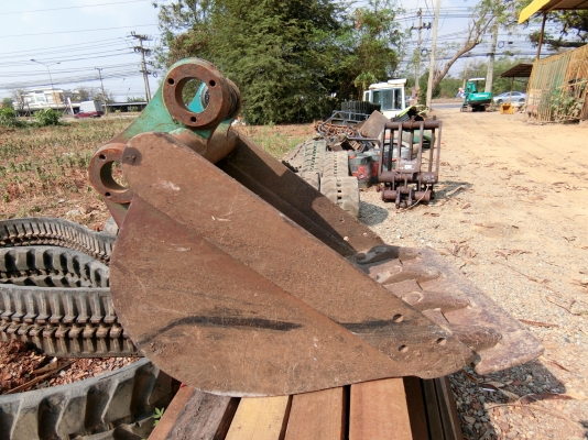 ????ขายบุ้งกี๋(เก่านอก) รูสลัก35มิล หน้ากว้าง50เซน ใส่รถขุดขนาดPc20-25-30-35 ????ราคา 8,000 บาท???? ☎️สนใจติดต่อ 096-3268553 (สถิตย์พันธ์) ????ID LINE 0963268553 ร้านรุ่งเจริญแทรกเตอร์ อำเภอพระพุทธบาท จังหวัดสระบุรี ????ขายบุ้งกี๋(เก่านอก) รูสลัก35มิล หน้ากว้าง50เซน ใส่รถขุดขนาดPc20-25-30-35 ????ราคา 8,000 บาท???? ☎️สนใจติดต่อ 096-3268553 (สถิตย์พันธ์) ????ID LINE 0963268553 ร้านรุ่งเจริญแทรกเตอร์ อำเภอพระพุทธบาท จังหวัดสระบุรี