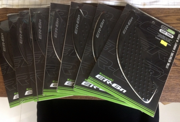 Sale สินค้าสติ้กเกอร์กันรอยฝาถังน้ำมันและ กันลื่นข้างถังน้ำมัน ER6n,Ninja650 ปี09-16 Sale สินค้าสติ้กเกอร์กันรอยฝาถังน้ำมันและ กันลื่นข้างถังน้ำมัน ER6n,Ninja650 ปี09-16