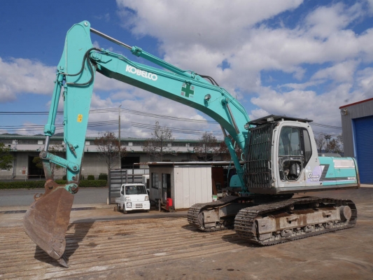 ขายรถขุด ยี่ห้อ KOBELCO รุ่น SK210