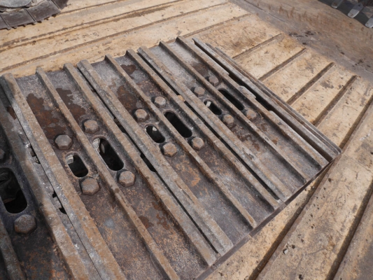 ขายรถขุด ยี่ห้อ KOBELCO รุ่น SK210