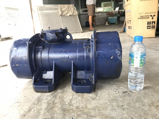 ขายมอเตอร์สั่น-เขย่า Visam 2.5HP. 380V made in Italy ตัวใหญ่ หมุนนิ่ม สั่นแรง พร้อมใช้งาน