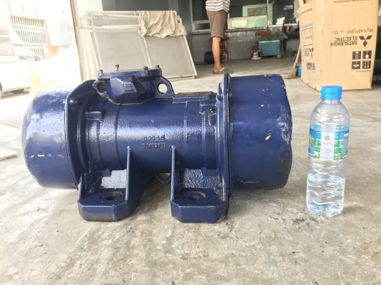 ขายมอเตอร์สั่น-เขย่า Visam 2.5HP. 380V made in Italy ตัวใหญ่ หมุนนิ่ม สั่นแรง พร้อมใช้งาน ขายมอเตอร์สั่น-เขย่า Visam 2.5HP. 380V made in Italy ตัวใหญ่ หมุนนิ่ม สั่นแรง พร้อมใช้งาน