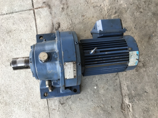 ขายมอเตอร์เกียร์ Cycro drive Sumitomo 2HP. 380V made in Japan อัตราทด 1:21 เพลาออกประมาณ 69รอบต่อนาที สภาพสวยเดิมๆ หมุนนิ่ม รุ่นเพลาใหญ่ทนงานหนัก พร้อมใช้งาน