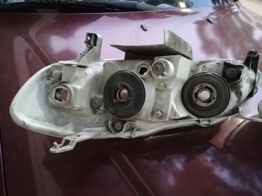 ไฟหน้า Altis หน้าหมู