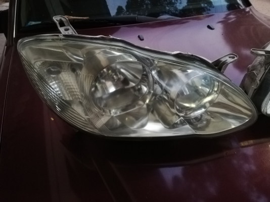 ไฟหน้า Altis หน้าหมู