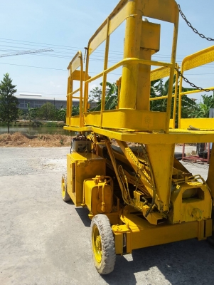 รถกระเช้า ยกสูง 6 เมตร รับน้ำหนักได้ 500 กิโล ใช้ได้ทั้ง 2 ระบบ น้ำมันและแบตเตอรี่ เครื่องยนต์ดีเซล 3 สูบ และแบตเตอรี่่ไฟ 24 w เก่านอกแท้ใช้งานได้จริงทุกระบบ พร้อมใช้งาน ราคา 150,000 บาท