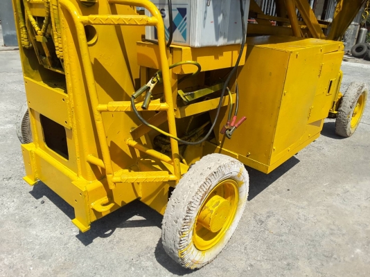 รถกระเช้า ยกสูง 6 เมตร รับน้ำหนักได้ 500 กิโล ใช้ได้ทั้ง 2 ระบบ น้ำมันและแบตเตอรี่ เครื่องยนต์ดีเซล 3 สูบ และแบตเตอรี่่ไฟ 24 w เก่านอกแท้ใช้งานได้จริงทุกระบบ พร้อมใช้งาน ราคา 150,000 บาท