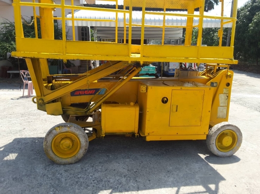 รถกระเช้า ยกสูง 6 เมตร รับน้ำหนักได้ 500 กิโล ใช้ได้ทั้ง 2 ระบบ น้ำมันและแบตเตอรี่ เครื่องยนต์ดีเซล 3 สูบ และแบตเตอรี่่ไฟ 24 w เก่านอกแท้ใช้งานได้จริงทุกระบบ พร้อมใช้งาน ราคา 150,000 บาท