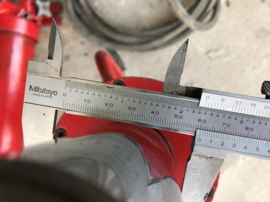 ขายปั๊มไฮโดรลิคมือโยก พร้อมสายและกระบอกไฮโดรลิคขนาด 60มิลลิเมตร ครบชุด สภาพสวย( มีน้ำมันซึมนิดหน่อย ) พร้อมใช้งาน