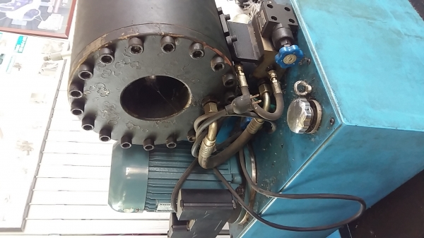 เครื่องอัดสายไฮโดรลิค