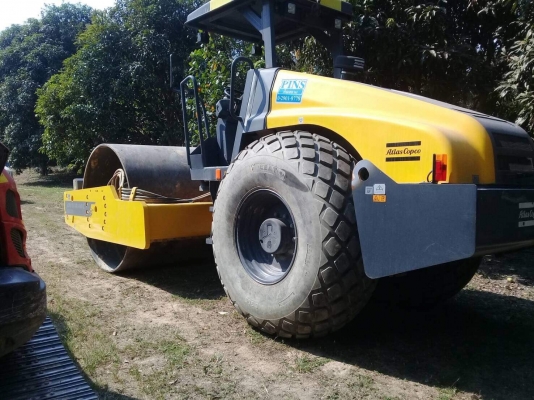 ขายรถบดสั่นสะเทือนDynapac ca250